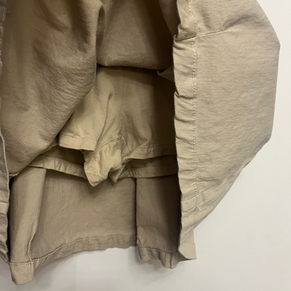Gap khaki skirt with built in shorts and adjustable waist - Picture 4 of 7